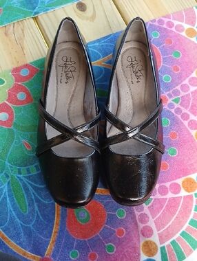 Life Stride Black Patent Crisscross Strap Flats